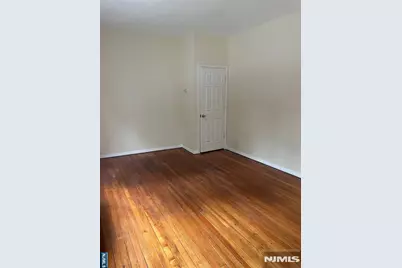 446 Wagaraw Road 4 #4, Fair Lawn, NJ 07410 - Photo 4