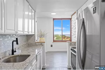 100 Old Palisade Road 3215 #3215, Fort Lee, NJ 07024 - Photo 16