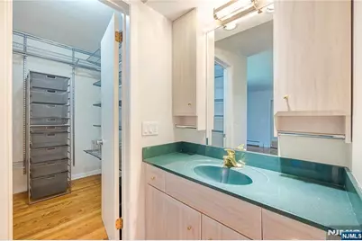 124 Pascack Road, Washington Township, NJ 07676 - Photo 20