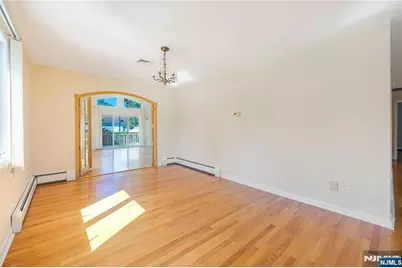 124 Pascack Road, Washington Township, NJ 07676 - Photo 10