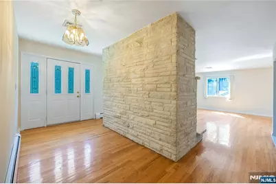 124 Pascack Road, Washington Township, NJ 07676 - Photo 6