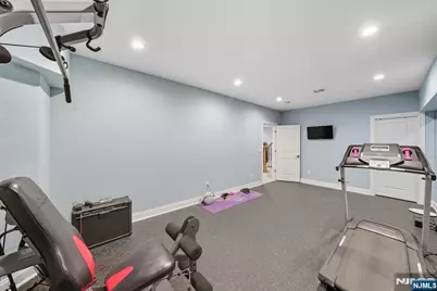 146 Stuart Street, Paramus, NJ 07652 - Photo 28