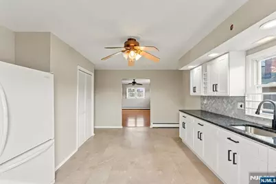 20 Catherine Avenue 2 #2, Saddle Brook Township, NJ 07663 - Photo 4