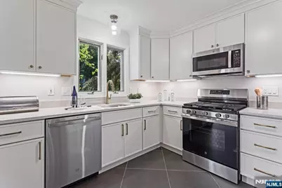 25 Knutsen Drive 216 #216, West Orange Township, NJ 07052 - Photo 10