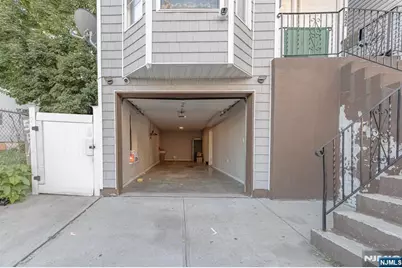 242 Rosa Parks Boulevard, Paterson, NJ 07501 - Photo 30