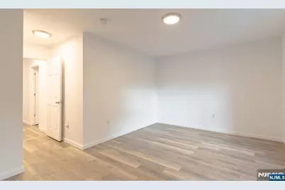 242 Rosa Parks Boulevard, Paterson, NJ 07501 - Photo 8