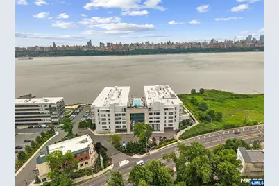 3 Somerset Lane X307 #x307, Edgewater, NJ 07020 - Photo 2