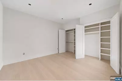 392 Undercliff Avenue 1 #1, Edgewater, NJ 07020 - Photo 8
