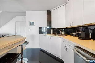 3 Horizon Road 1023, Fort Lee, NJ 07023 - Photo 10