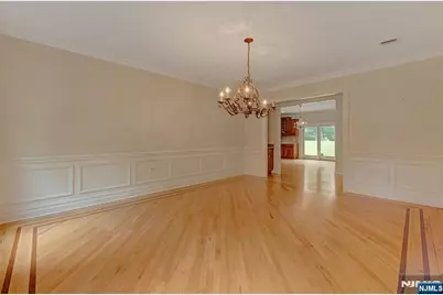 501 Clinton Avenue, Wyckoff Township, NJ 07481 - Photo 12