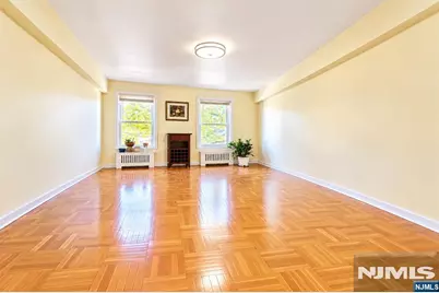 326 N Bridge 3F #3F, Fort Lee, NJ 07024 - Photo 2