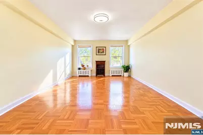 326 N Bridge 3F #3F, Fort Lee, NJ 07024 - Photo 4