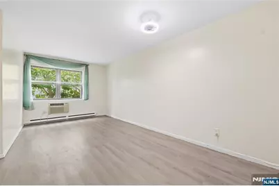 300 Lookout Avenue D2 #D2, Hackensack, NJ 07601 - Photo 4