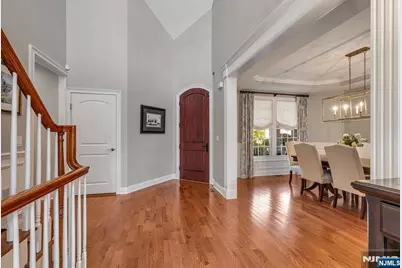 107 Windsor Lane, Ramsey, NJ 07446 - Photo 4