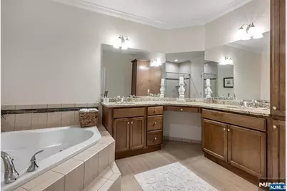 107 Windsor Lane, Ramsey, NJ 07446 - Photo 22