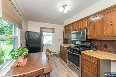 9-10 Malcolm Terrace, Fair Lawn, NJ 07410 - Photo 4