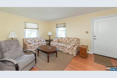 9-10 Malcolm Terrace, Fair Lawn, NJ 07410 - Photo 8