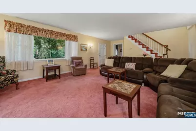 1 Carlyle Place, Hillsdale, NJ 07642 - Photo 38