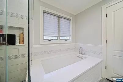 897 Virgil Avenue, Ridgefield, NJ 07657 - Photo 36