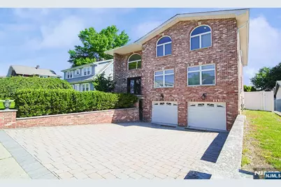 897 Virgil Avenue, Ridgefield, NJ 07657 - Photo 2