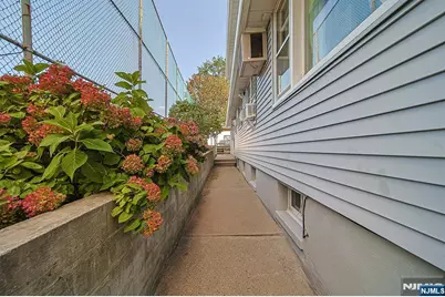 602 Studio Road, Ridgefield, NJ 07657 - Photo 4
