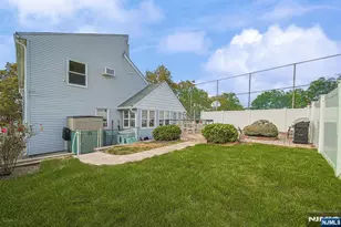602 Studio Rd, Ridgefield, NJ 07657 - Photo 6