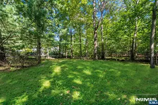 11 Dogwood Ct, Mahwah, NJ 07430 - Photo 20