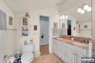11 Dogwood Ct, Mahwah, NJ 07430 - Photo 12