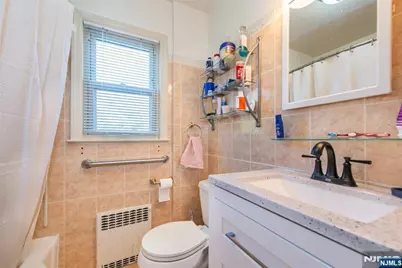 175 Hillside Avenue, Bergenfield, NJ 07621 - Photo 10