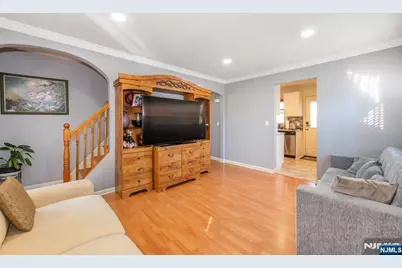 175 Hillside Avenue, Bergenfield, NJ 07621 - Photo 4