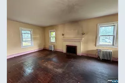 302 Roosevelt Square, Englewood, NJ 07631 - Photo 2