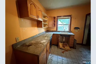 302 Roosevelt Square, Englewood, NJ 07631 - Photo 4