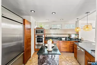 387 Spring Valley Road, Paramus, NJ 07652 - Photo 14