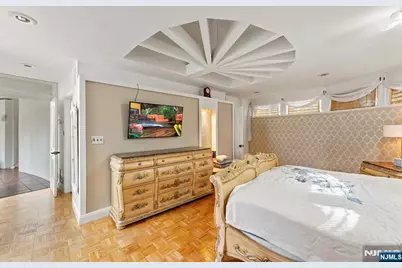 387 Spring Valley Road, Paramus, NJ 07652 - Photo 20