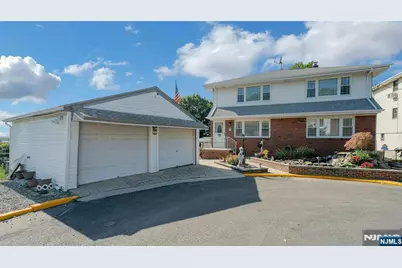 9 Carlen Court, Fairview, NJ 07022 - Photo 4