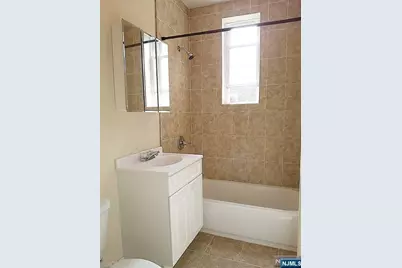 411 Highland Avenue C3 #C3, Palisades Park, NJ 07650 - Photo 6