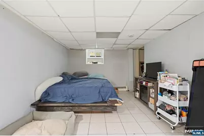 517 Monastery Place, Union City, NJ 07087 - Photo 32
