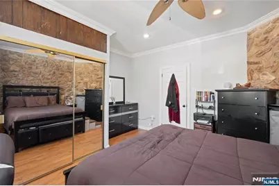 517 Monastery Place, Union City, NJ 07087 - Photo 18