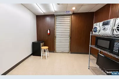 504 Springfield, Newark, NJ 07103 - Photo 8