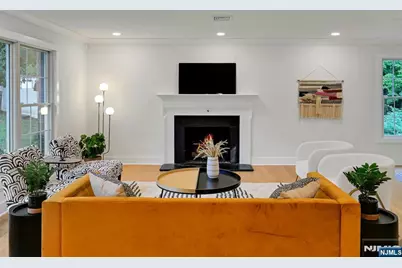 9 Crestview Court, Montclair, NJ 07042 - Photo 8