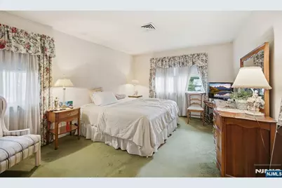 1111 Cumbermeade Road, Fort Lee, NJ 07024 - Photo 24