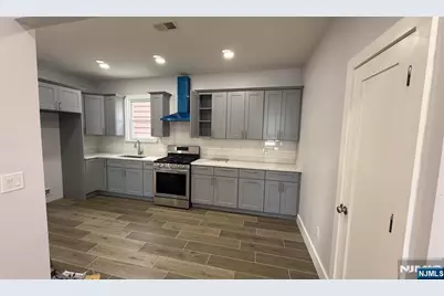 41 Knapp Avenue 2 #2, Clifton, NJ 07011 - Photo 4
