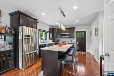 1062 Evergreen Court, New Milford, NJ 07646 - Photo 14