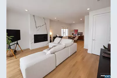 211 Slocum Way A #A, Fort Lee, NJ 07024 - Photo 2