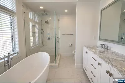 211 Slocum Way A #A, Fort Lee, NJ 07024 - Photo 24