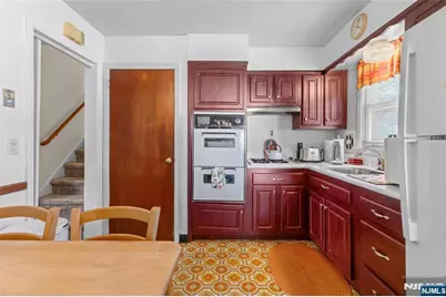 257 Hamilton Road, Teaneck Township, NJ 07666 - Photo 10