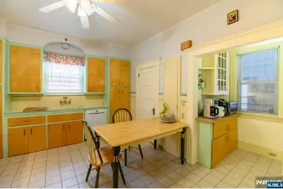35 E Pierrepont Avenue, Rutherford, NJ 07070 - Photo 12