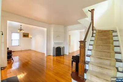 35 E Pierrepont Avenue, Rutherford, NJ 07070 - Photo 4