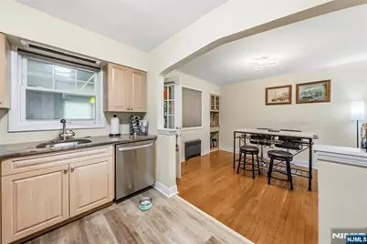 1028 Harvard Place, Fort Lee, NJ 07024 - Photo 10