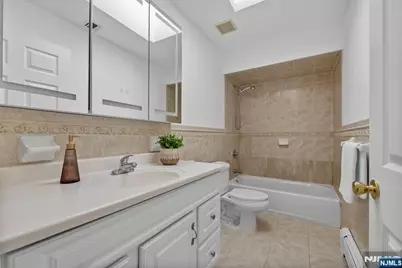 433 1st Street B #B, Palisades Park, NJ 07650 - Photo 20